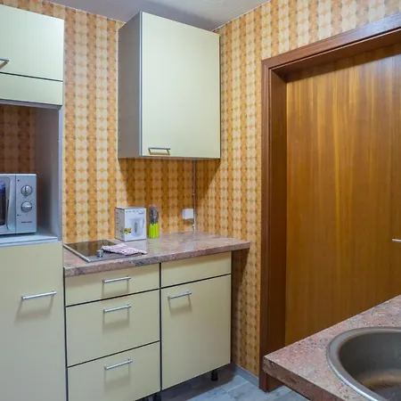 Monteurzimmer Linde 招待所 *