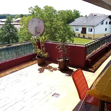 Monteurzimmer Linde 招待所 *