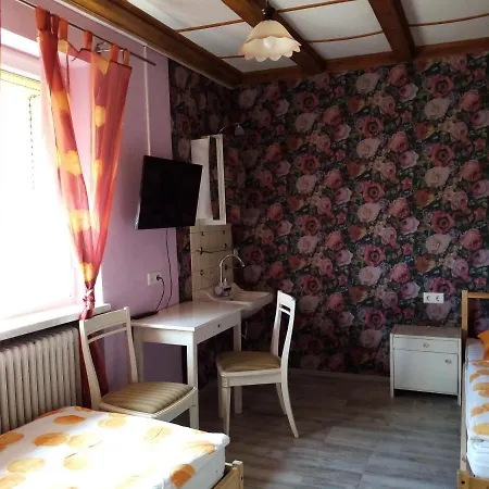 招待所 Monteurzimmer Linde *