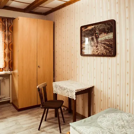 招待所 Monteurzimmer Linde Limbach